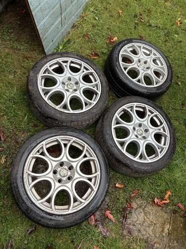 Alfa romeo spoked alloy - 18",